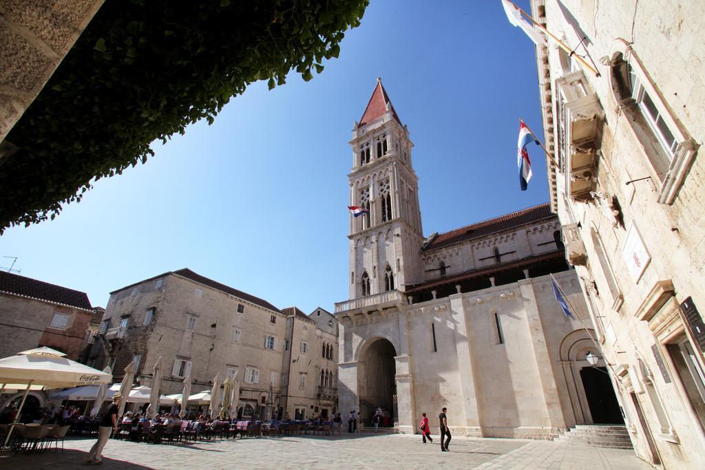 Room Mira Trogir Exterior foto
