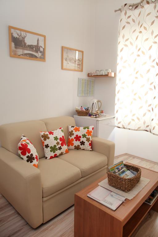 Room Mira Trogir Exterior foto