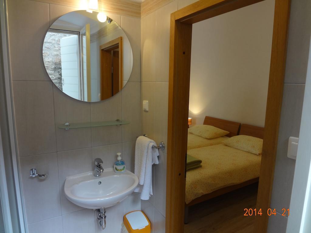 Room Mira Trogir Exterior foto